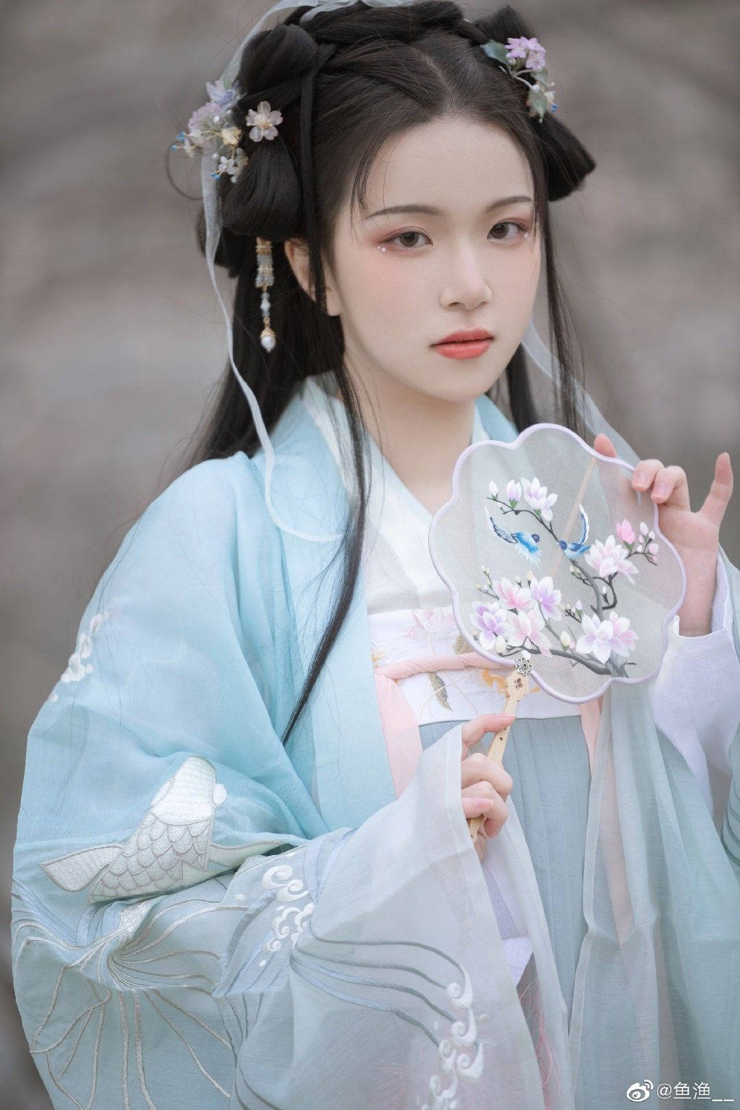 The Rise of Qipao in Modern Western Weddings:A Cultural Fusion of Tradition and Modernity The Rise of Qipao in Modern Western Weddings:A Cultural Fusion of Tradition and Modernity