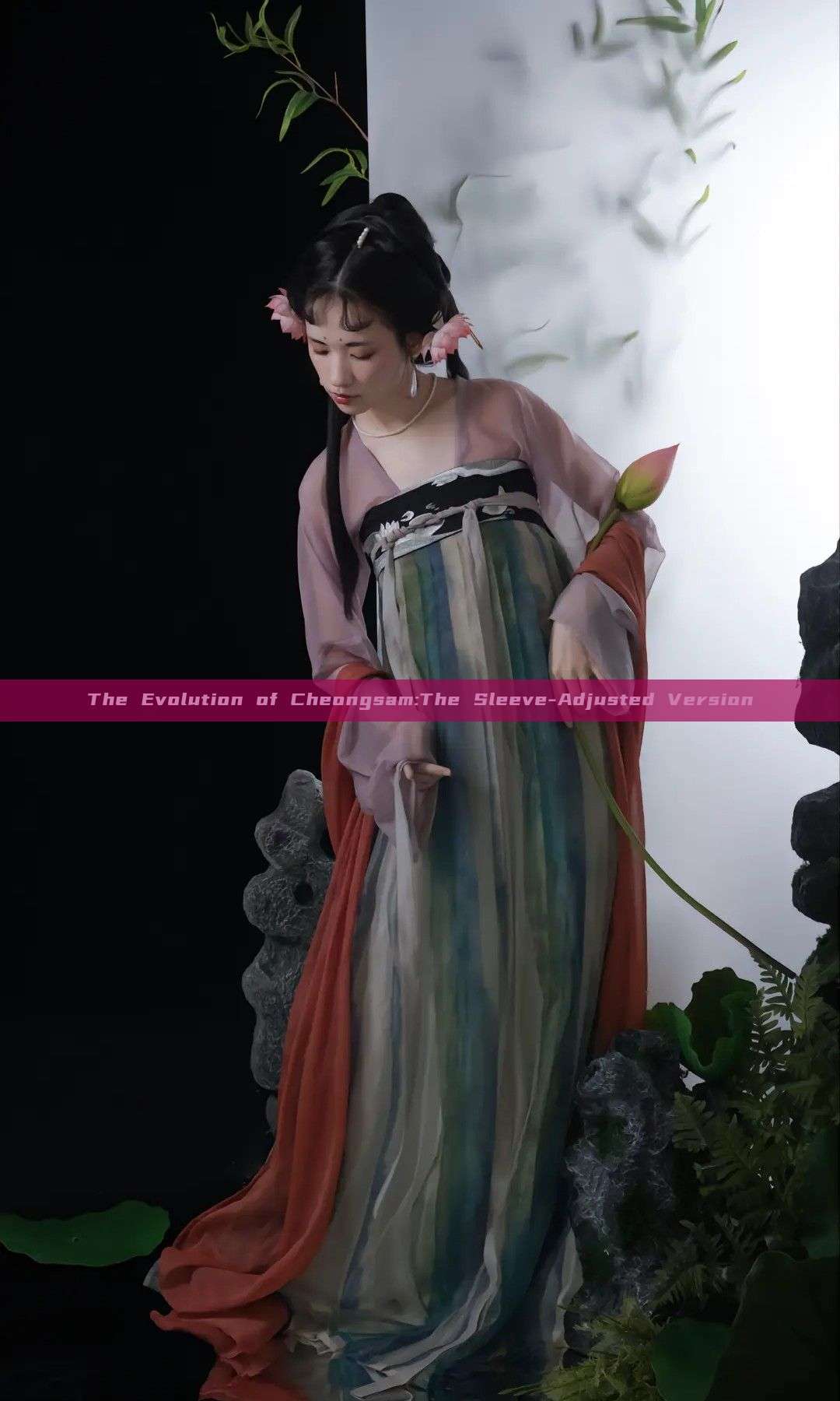 The Evolution of Cheongsam:The Sleeve-Adjusted Version The Evolution of Cheongsam:The Sleeve-Adjusted Version