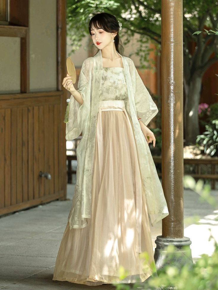 Cashmere Qipao:The Elegance of Goat Hair in Traditional Chinese Fashion Cashmere Qipao:The Elegance of Goat Hair in Traditional Chinese Fashion