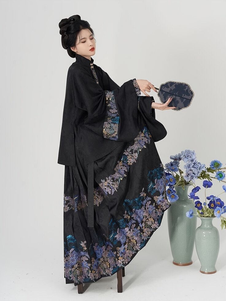 The Elegance of Cheongsam Styles:Craftsmanship and Design The Elegance of Cheongsam Styles:Craftsmanship and Design