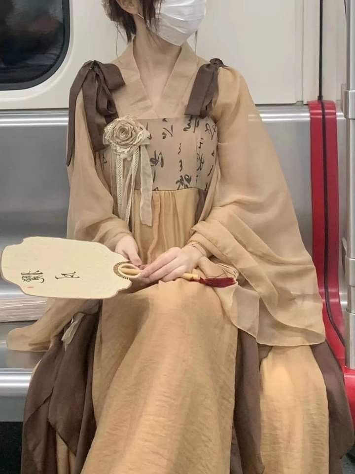 The Enchantment of Ink-Colored Hanfu:A Journey into Traditional Chinese Elegance The Enchantment of Ink-Colored Hanfu:A Journey into Traditional Chinese Elegance