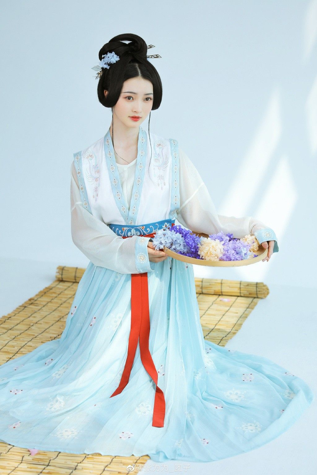 Winter and Autumn Hanfu Costumes for Little Girls:A Guide to Traditional Elegance