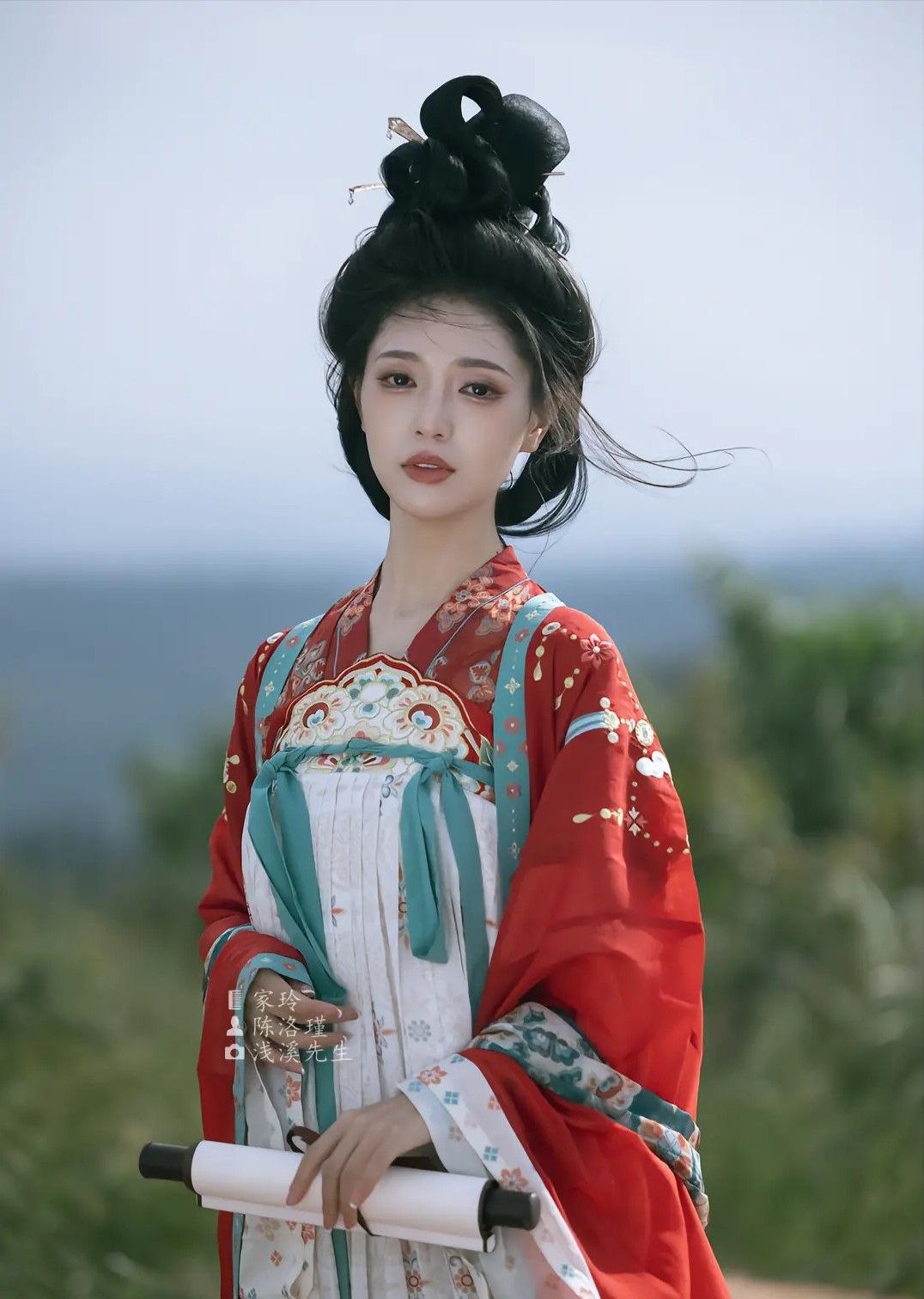 The Charm of a Petite and Curvier Girl in a Traditional Horseface Skirt The Charm of a Petite and Curvier Girl in a Traditional Horseface Skirt
