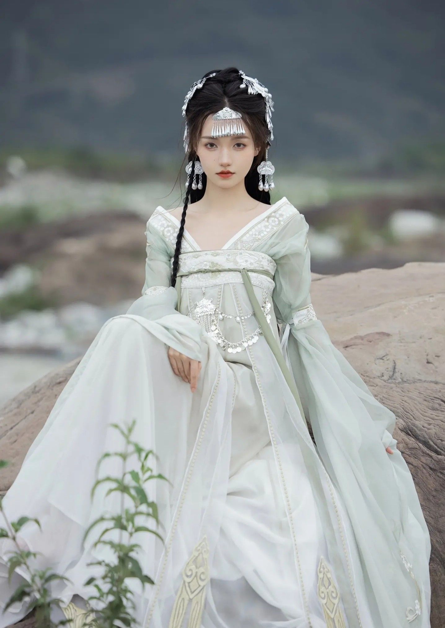 Teenage Elegance:14-Year-Olds Summer Fashion in Hanfu for Girls Teenage Elegance:14-Year-Olds Summer Fashion in Hanfu for Girls