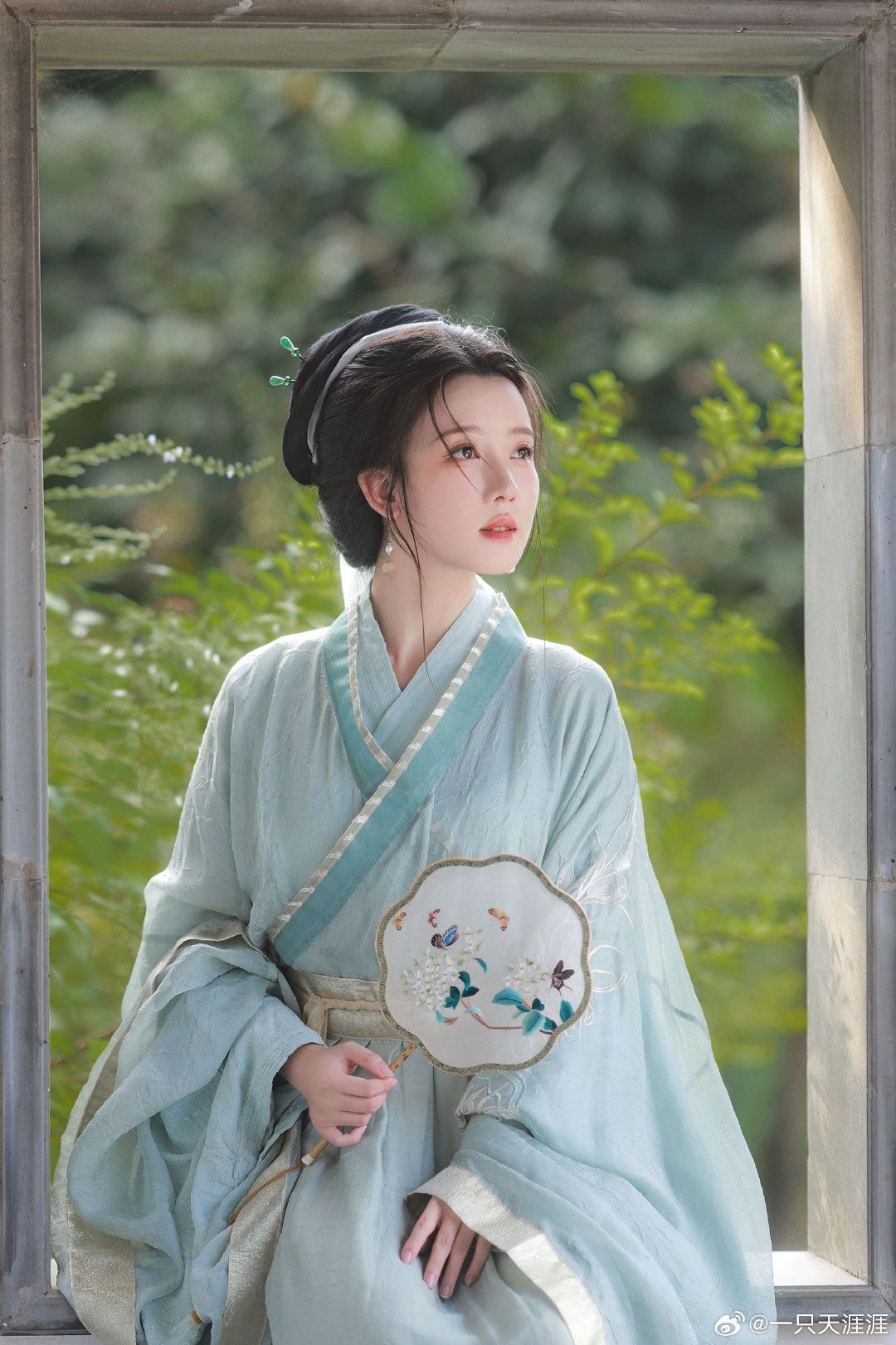 The Enigma of Ancient Womens Cape in Traditional Chinese Costumes The Enigma of Ancient Womens Cape in Traditional Chinese Costumes