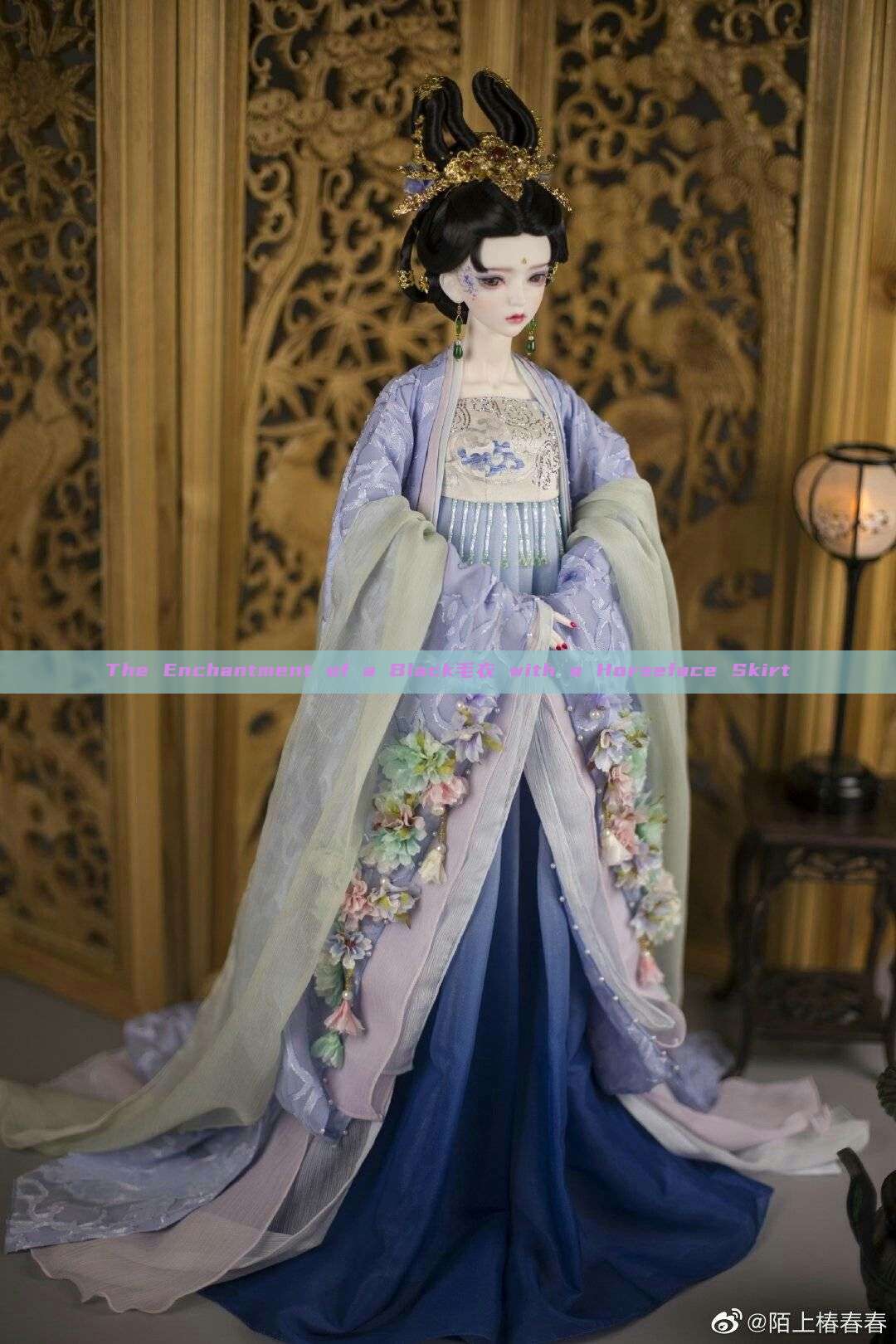 The Enchantment of a Black毛衣 with a Horseface Skirt The Enchantment of a Black毛衣 with a Horseface Skirt