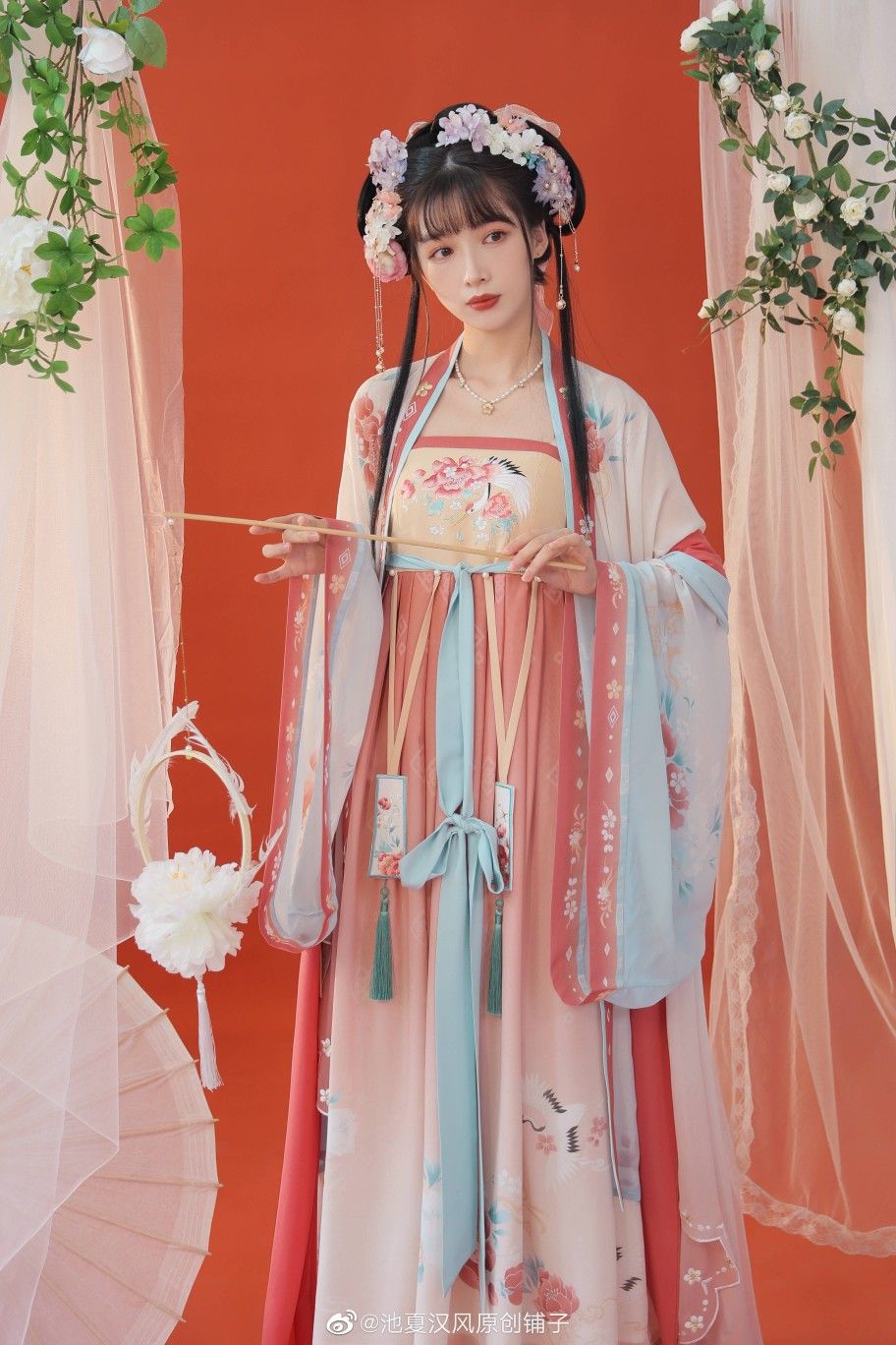 The Enchanting Beauty of Princess Yao Yao in Her Hanfu Costume with Bell Ornaments The Enchanting Beauty of Princess Yao Yao in Her Hanfu Costume with Bell Ornaments