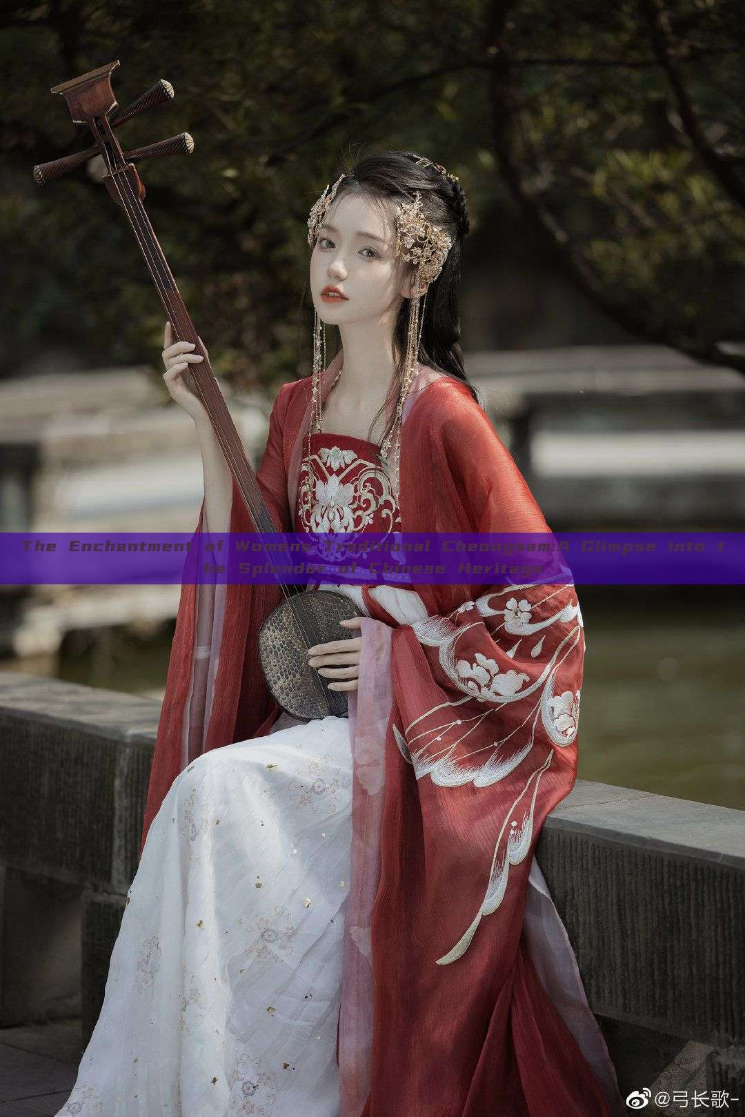 The Enchantment of Womens Traditional Cheongsam:A Glimpse into the Splendor of Chinese Heritage