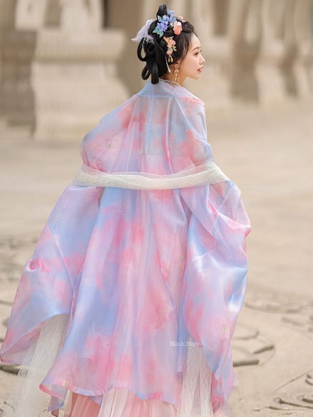 The Inner Layers of Hanfu:Understanding the Essence of Traditional Chinese Clothing The Inner Layers of Hanfu:Understanding the Essence of Traditional Chinese Clothing