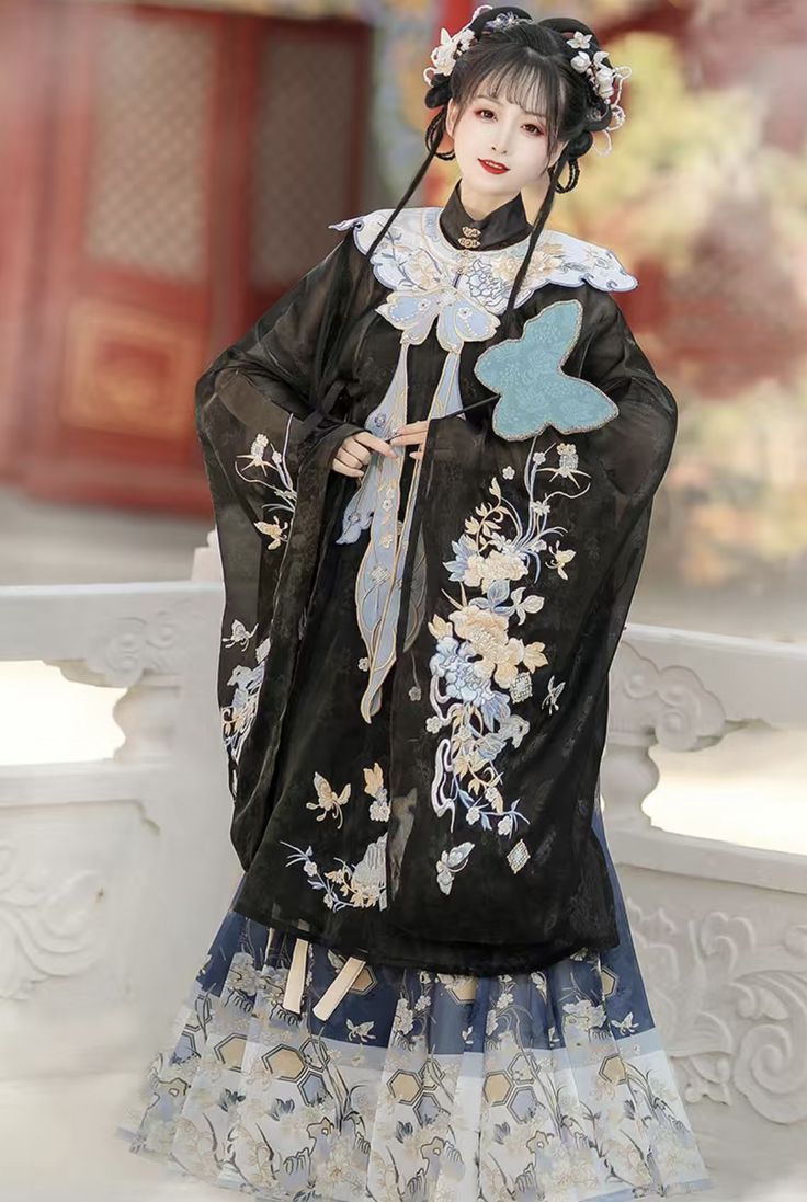 The Elegance of You Lings Cheongsam:A Cultural Journey The Elegance of You Lings Cheongsam:A Cultural Journey