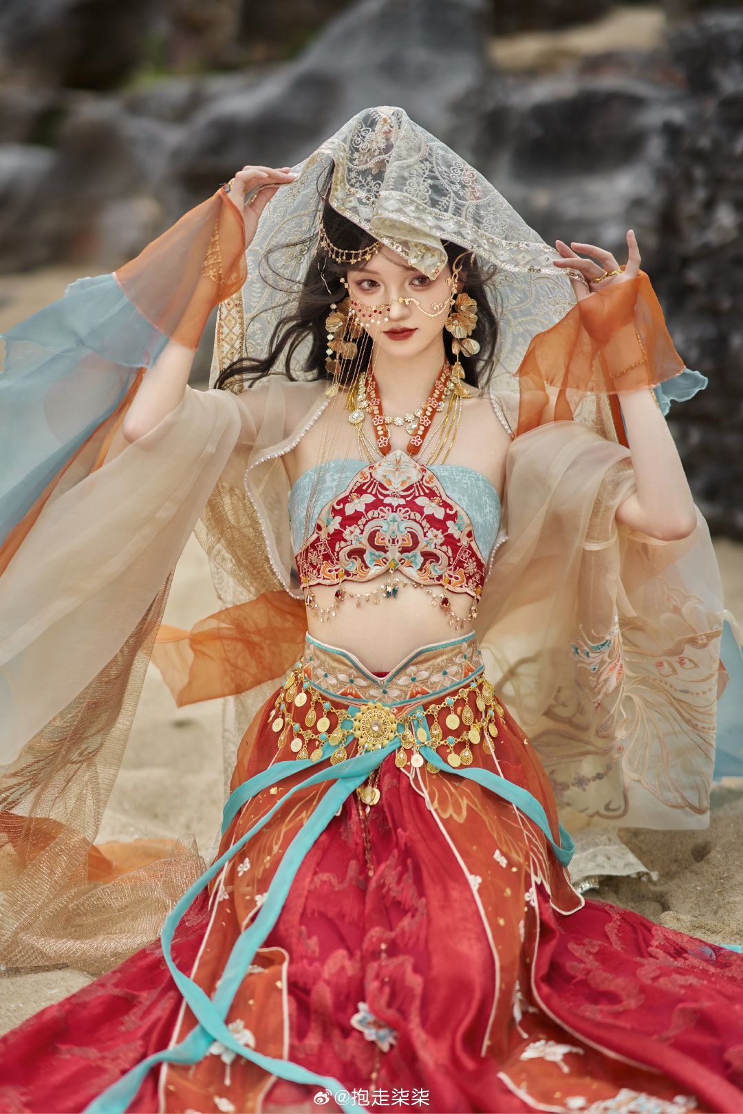 Womens Autumn-Winter 盘扣唐装上衣,时尚与传统的完美结合 Womens Autumn-Winter 盘扣唐装上衣,时尚与传统的完美结合