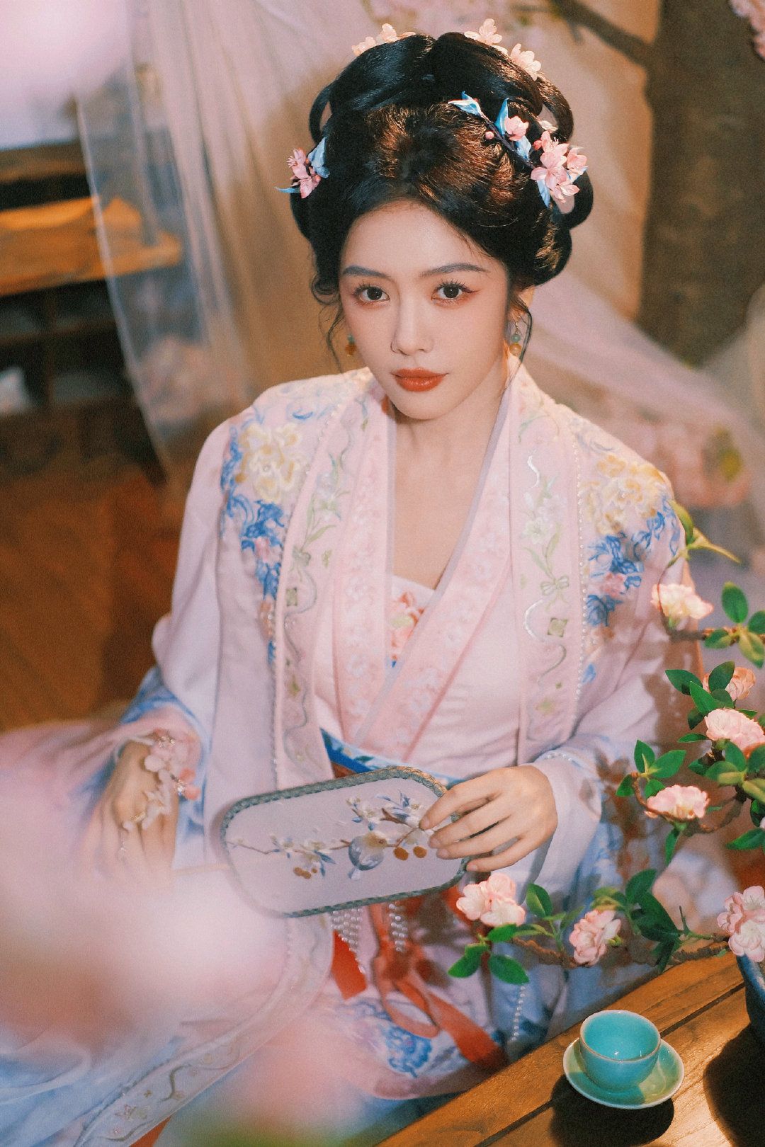 Modernizing the Cheongsam for Summer Commuting Modernizing the Cheongsam for Summer Commuting