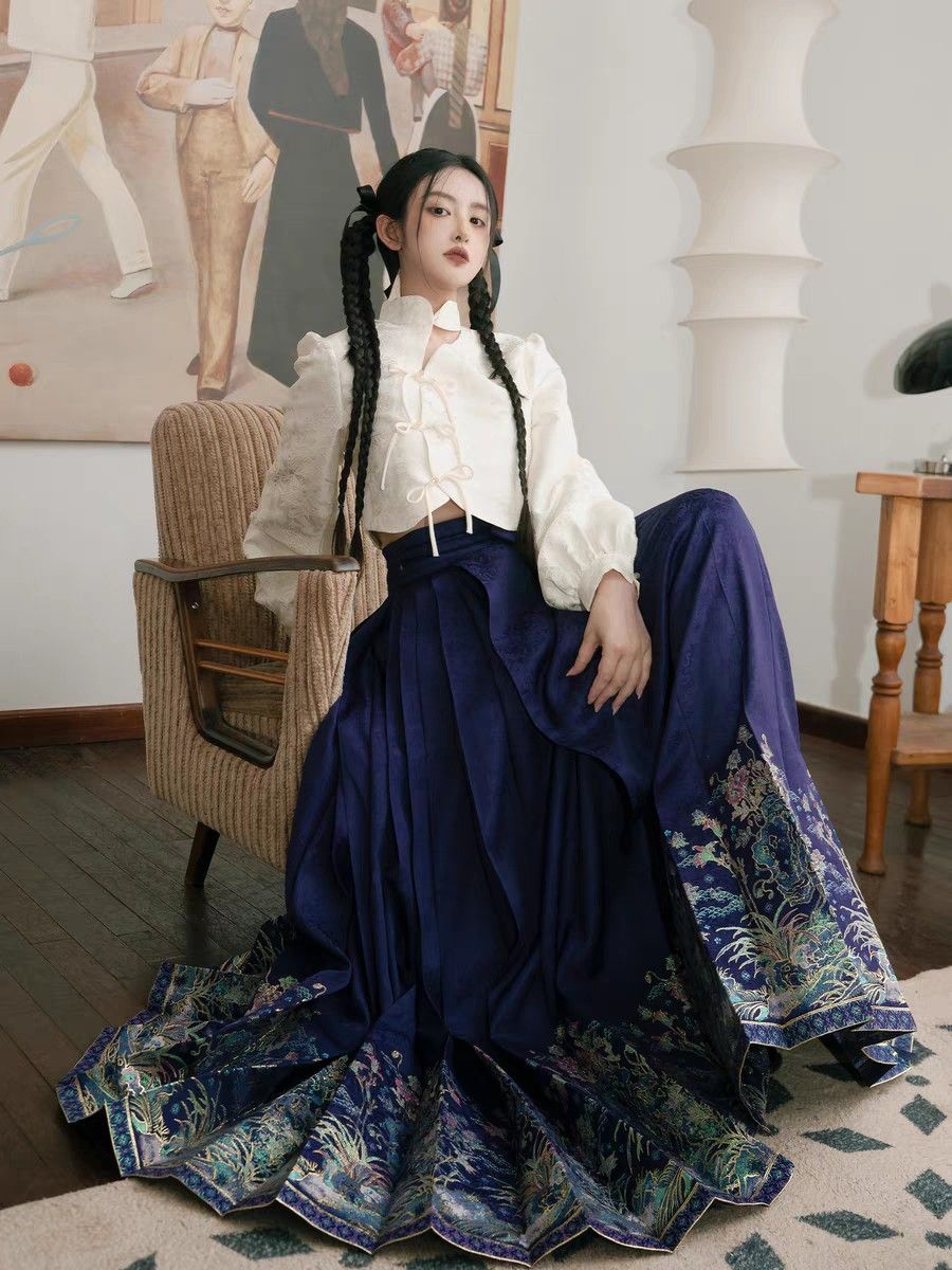 The Authenticity of Summer Hanfu:A Closer Look into the Traditional Chinese Fashion The Authenticity of Summer Hanfu:A Closer Look into the Traditional Chinese Fashion