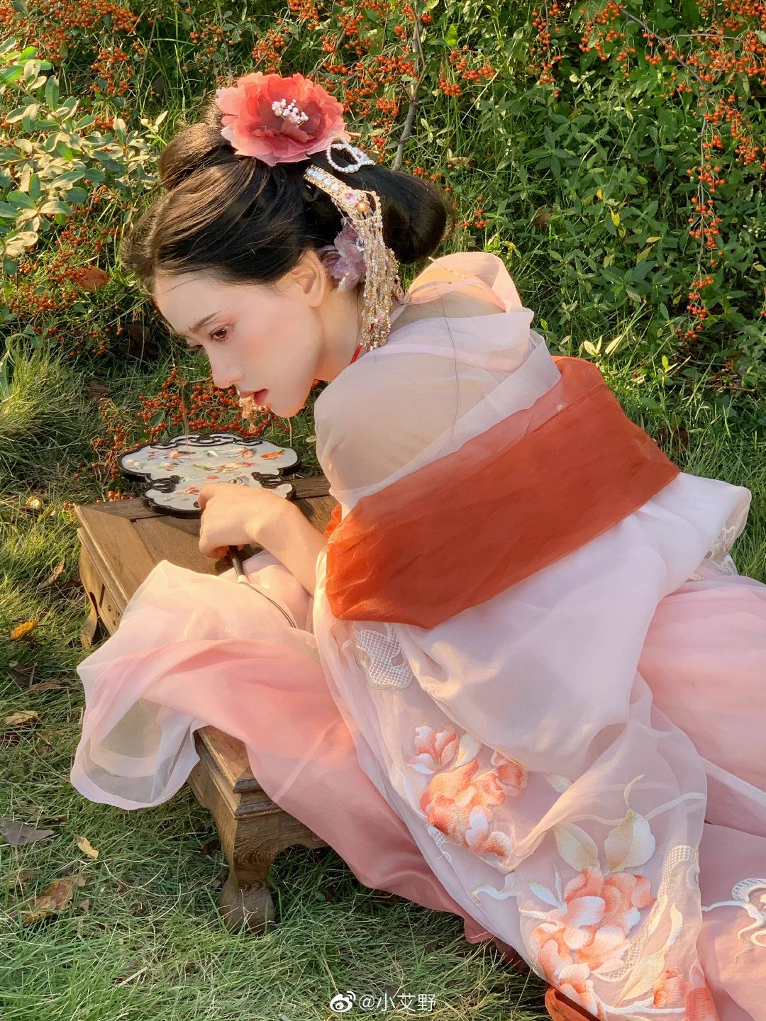 The Role of Bamboo Flutes as Props for Hanfu Photo Shoots The Role of Bamboo Flutes as Props for Hanfu Photo Shoots