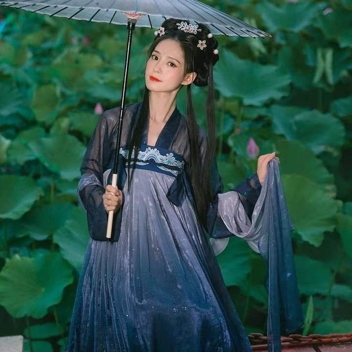 Bamboo-Inspired Short Cheongsam:A Blend of Tradition and Modernity Bamboo-Inspired Short Cheongsam:A Blend of Tradition and Modernity