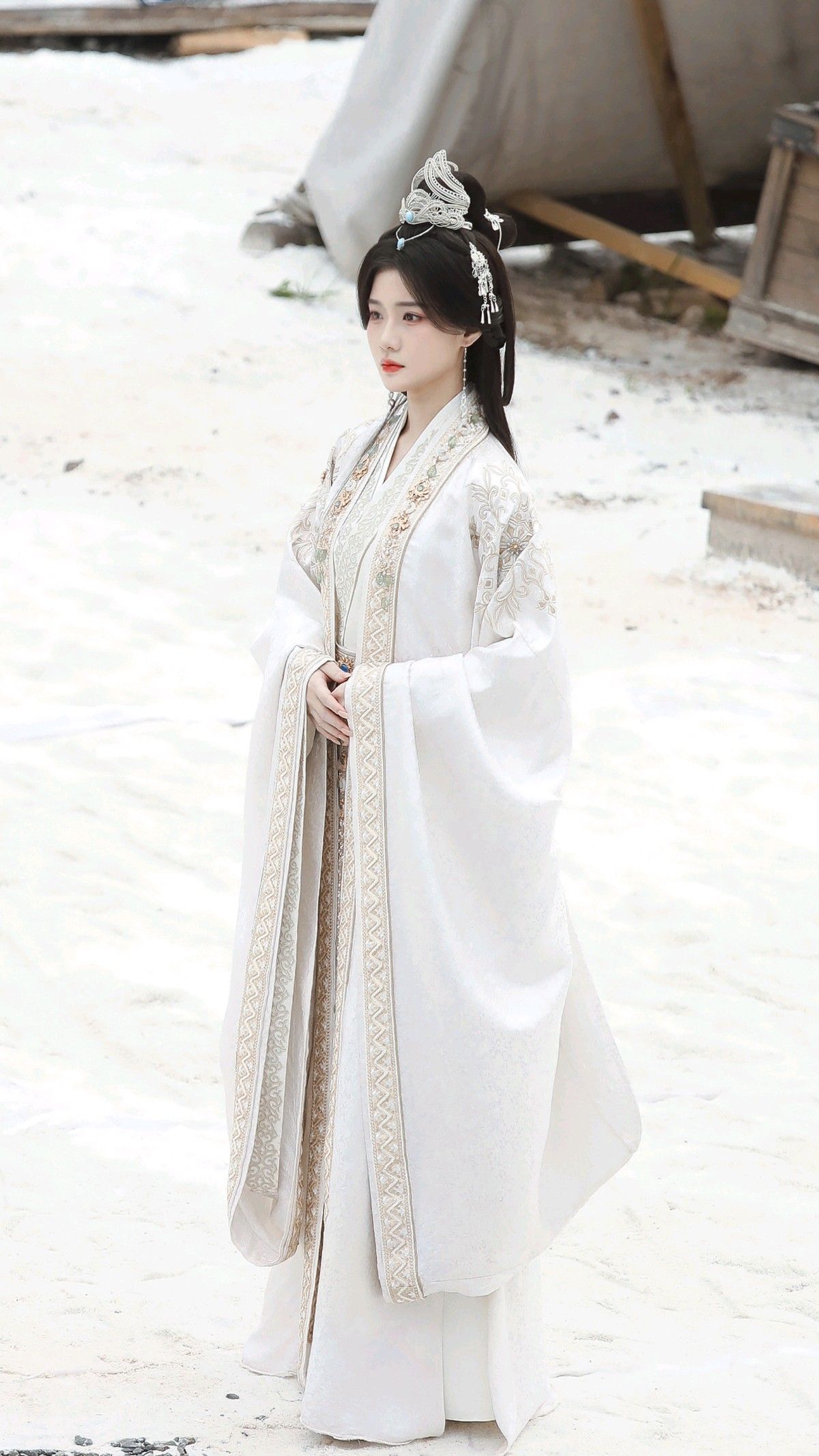 The Rise of Traditional Elegance:Aircraft-袖汉服上衣 and Horseface Skirt Combination The Rise of Traditional Elegance:Aircraft-袖汉服上衣 and Horseface Skirt Combination