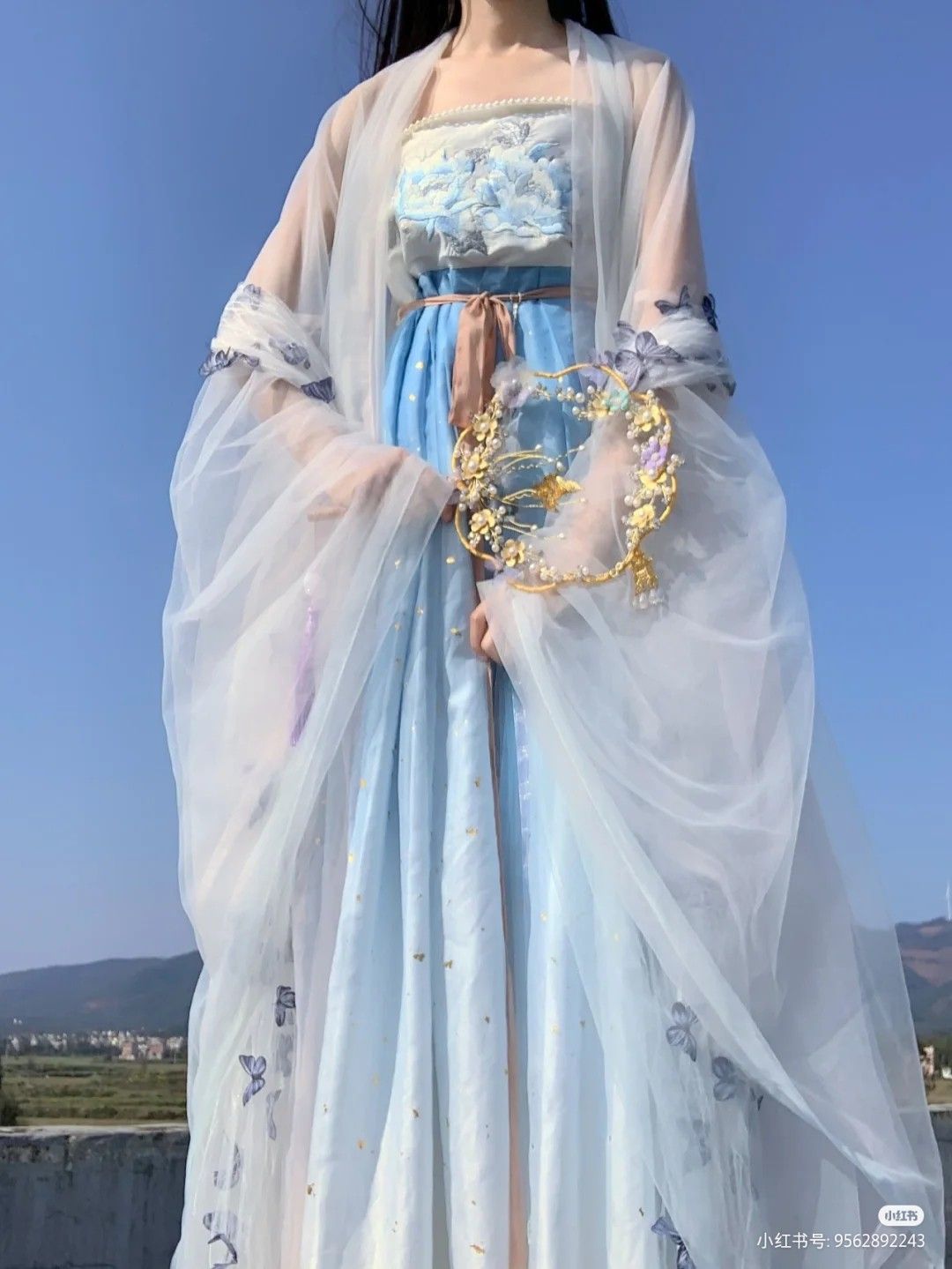 The Splendor of Hanfu at烟雨楼:A Cultural Journey Through Time The Splendor of Hanfu at烟雨楼:A Cultural Journey Through Time