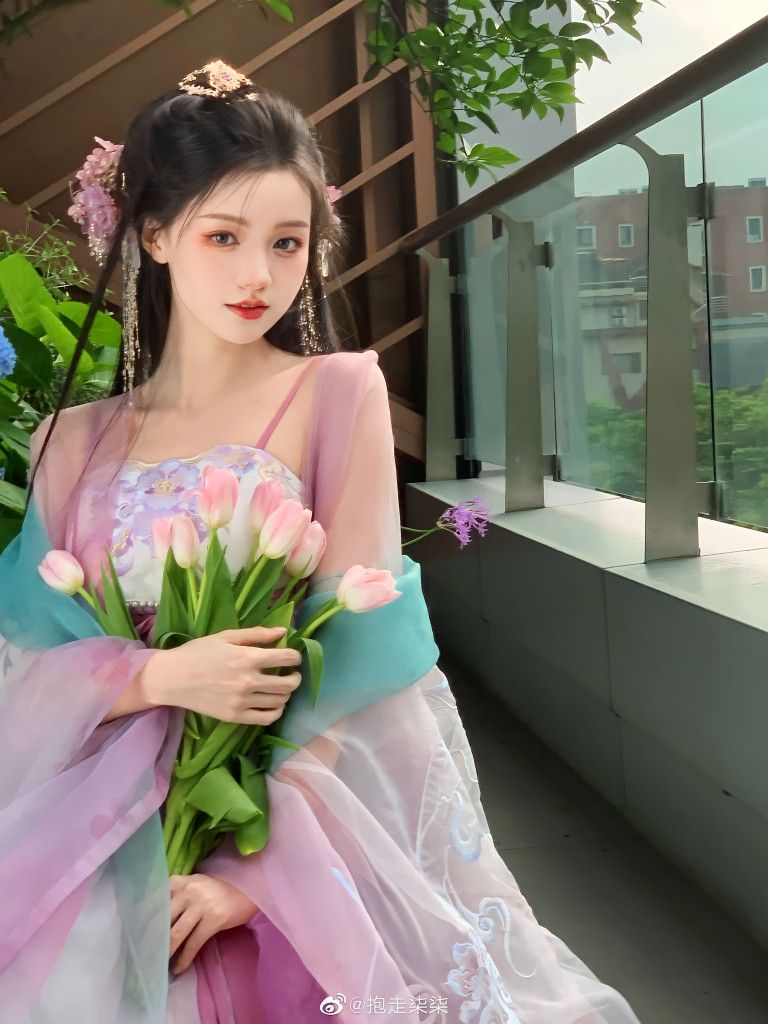 Summer-Ready Open Cardigan with Cheongsam Pairing:A Light and Stylish Guide Summer-Ready Open Cardigan with Cheongsam Pairing:A Light and Stylish Guide