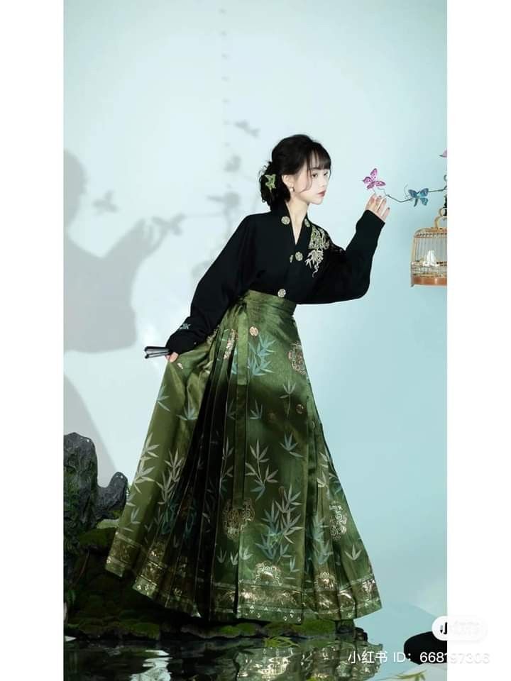 Purple Sleeveless Cheongsam:A Blend of Tradition and Modern Elegance Purple Sleeveless Cheongsam:A Blend of Tradition and Modern Elegance