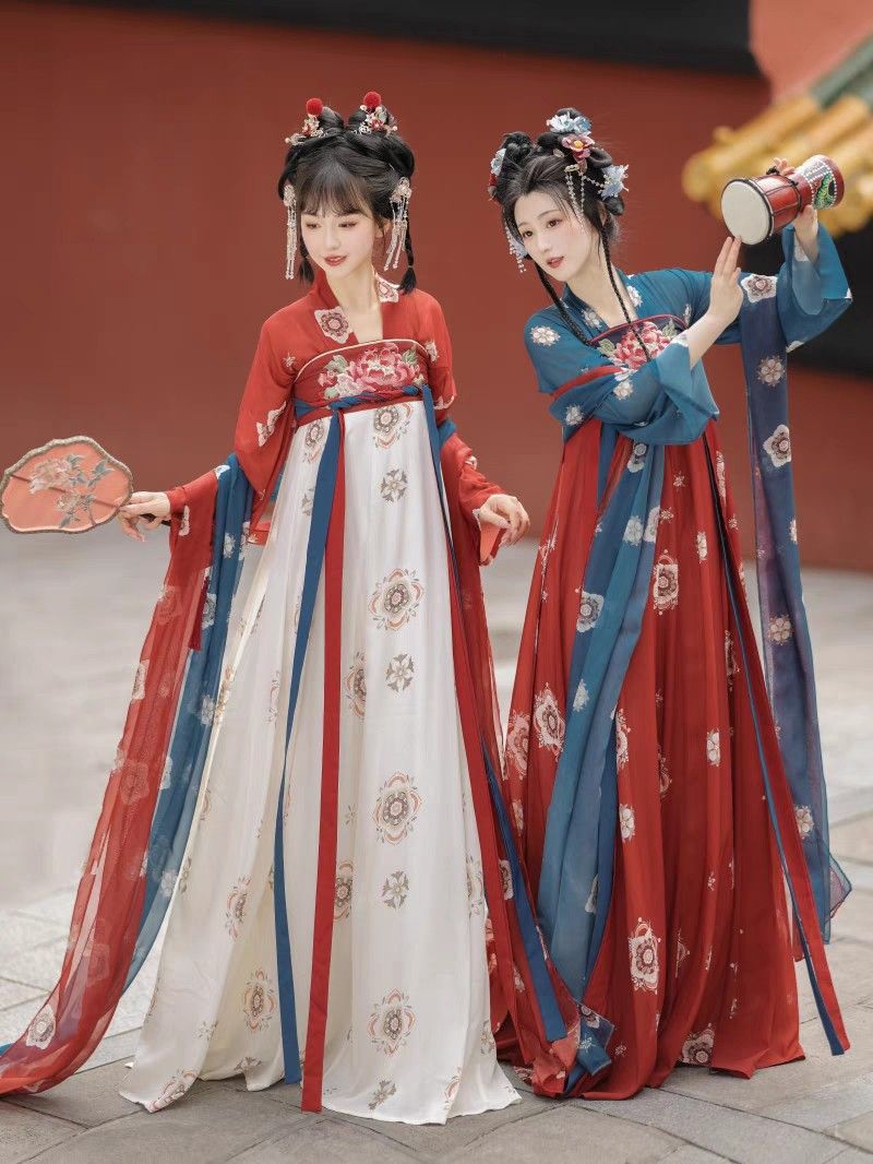 Red Tang Suit Jacket for Women in Winter:A Fashionable and Traditional Choice Red Tang Suit Jacket for Women in Winter:A Fashionable and Traditional Choice