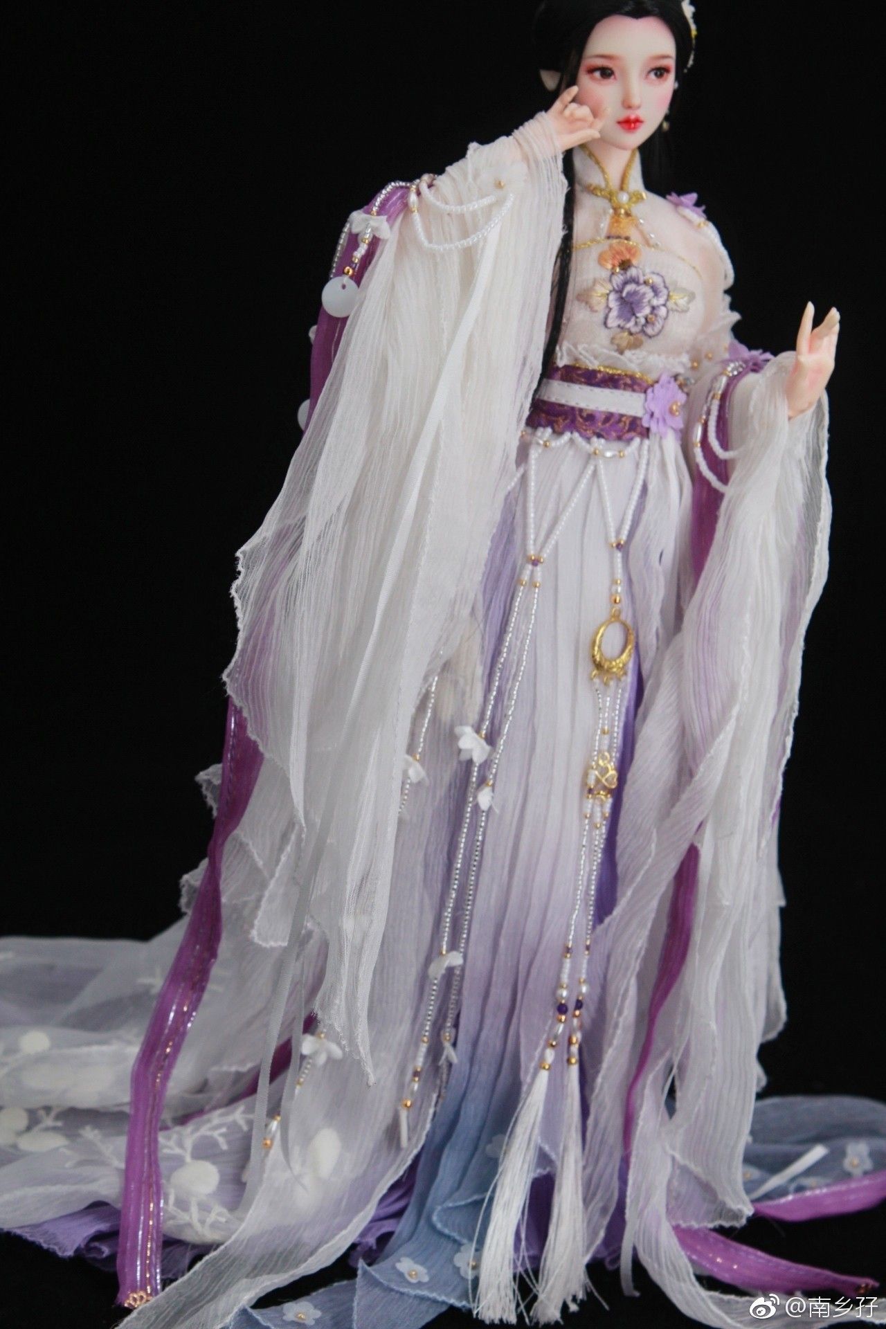 Reinventing Traditional Hanfu for Modern Women:Fashionable and Wearable Daily Apparel Reinventing Traditional Hanfu for Modern Women:Fashionable and Wearable Daily Apparel