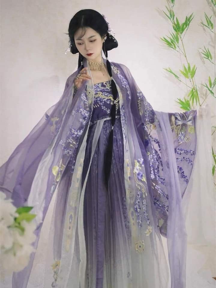 The Ancient Beauty of Empress Zhen Huan:A Journey into the Splendid Gowns of Imperial China The Ancient Beauty of Empress Zhen Huan:A Journey into the Splendid Gowns of Imperial China