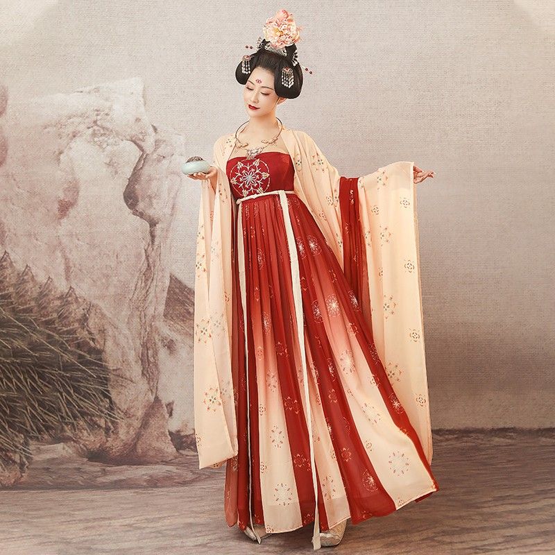 Embracing the Curves:Micro-Plus Size Cheongsam Fashion for Short Women Embracing the Curves:Micro-Plus Size Cheongsam Fashion for Short Women