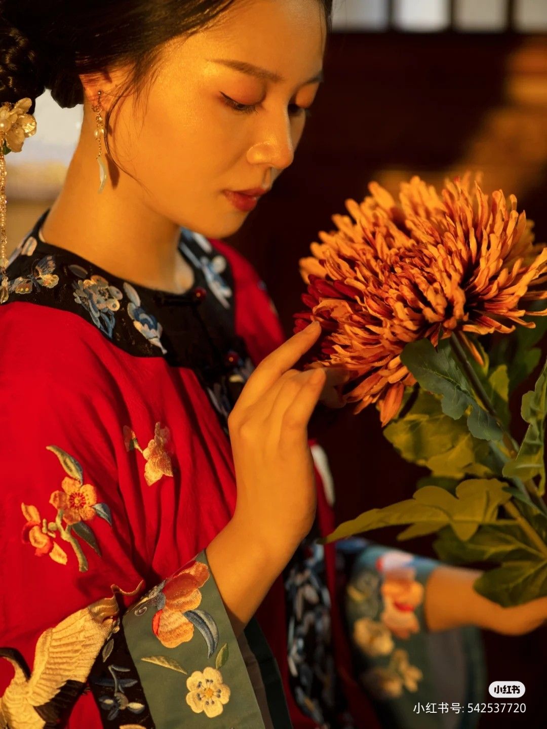Chinese-Style Girls Tang Suit and Hanfu Fashion:A Cultural Journey Chinese-Style Girls Tang Suit and Hanfu Fashion:A Cultural Journey