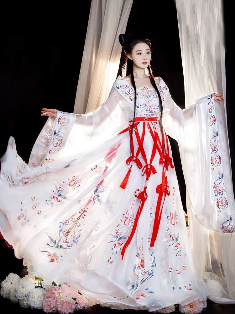 Plus Size Hanfu Fashion for Women during the Wei,Jin,South and North Dynasties in Ancient China Plus Size Hanfu Fashion for Women during the Wei,Jin,South and North Dynasties in Ancient China