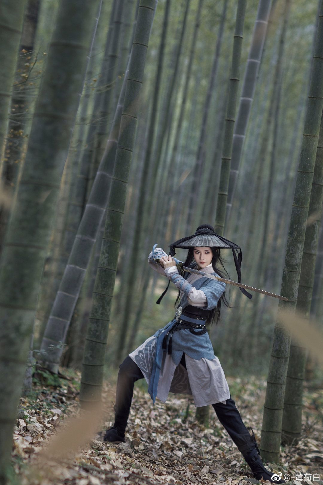 Encountering the Dragon:The Allure of Traditional Hanfu Fashion with the Glow of Firefly Encountering the Dragon:The Allure of Traditional Hanfu Fashion with the Glow of Firefly