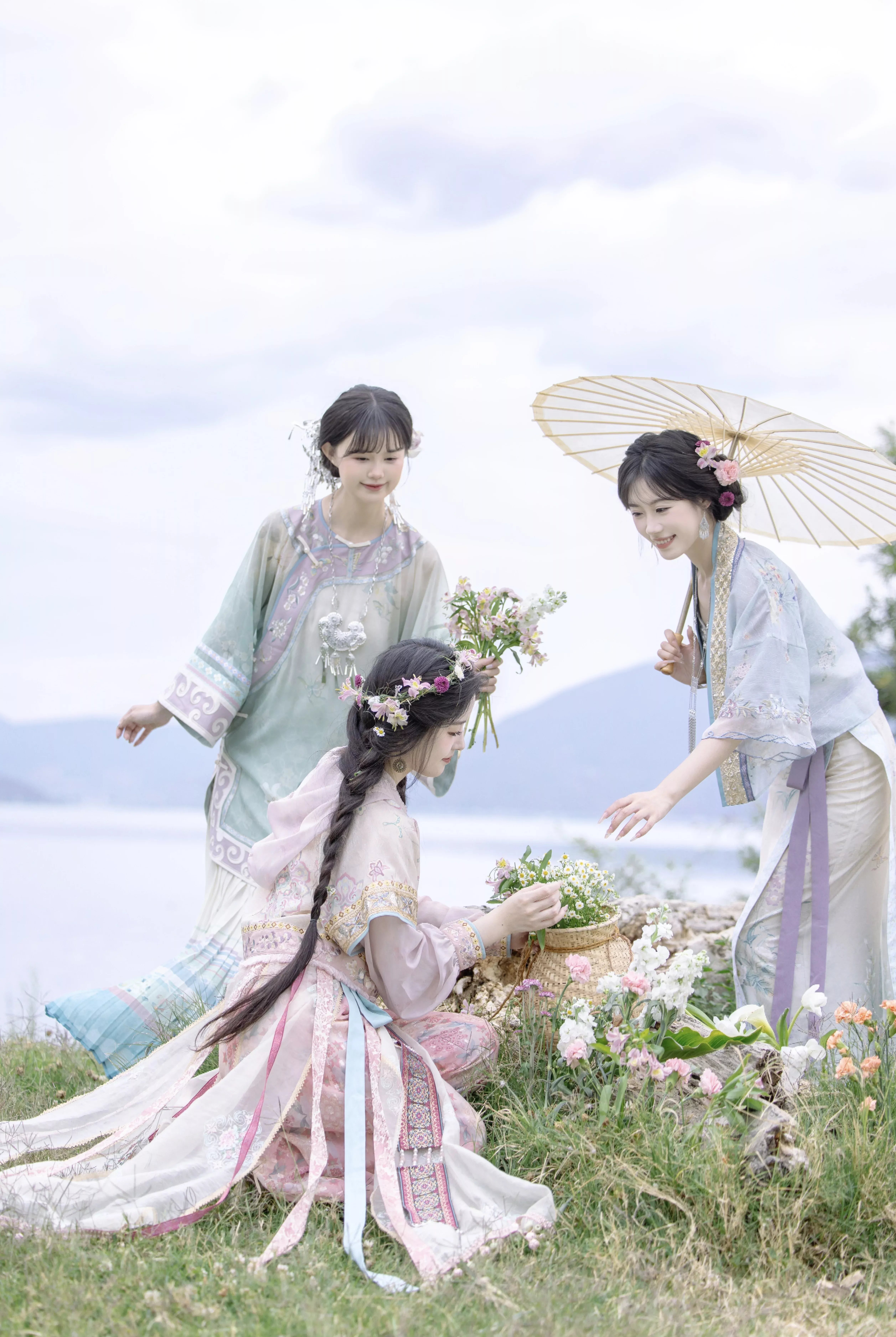 Elegant Cheongsam:A Symbol of Grace and Tradition Elegant Cheongsam:A Symbol of Grace and Tradition