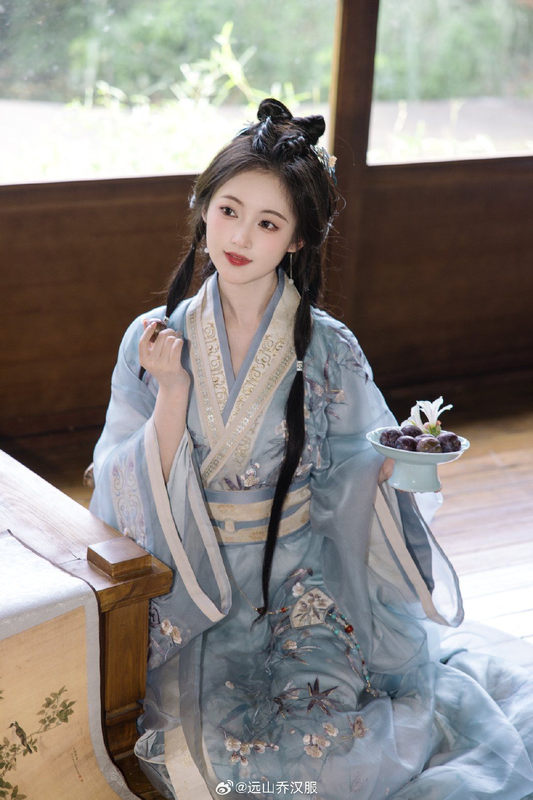 The Splendor of White Hanfu Undergarments:A Cultural Journey The Splendor of White Hanfu Undergarments:A Cultural Journey