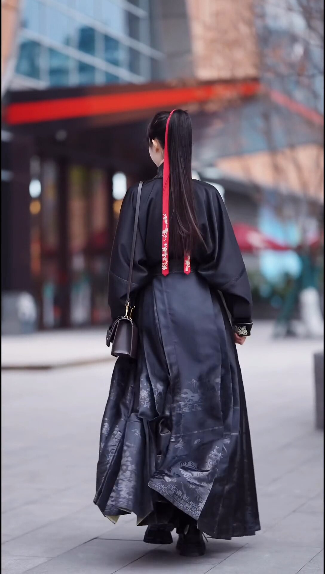 The Charm of Medium Length Cheongsam:A Blend of Tradition and Modernity The Charm of Medium Length Cheongsam:A Blend of Tradition and Modernity