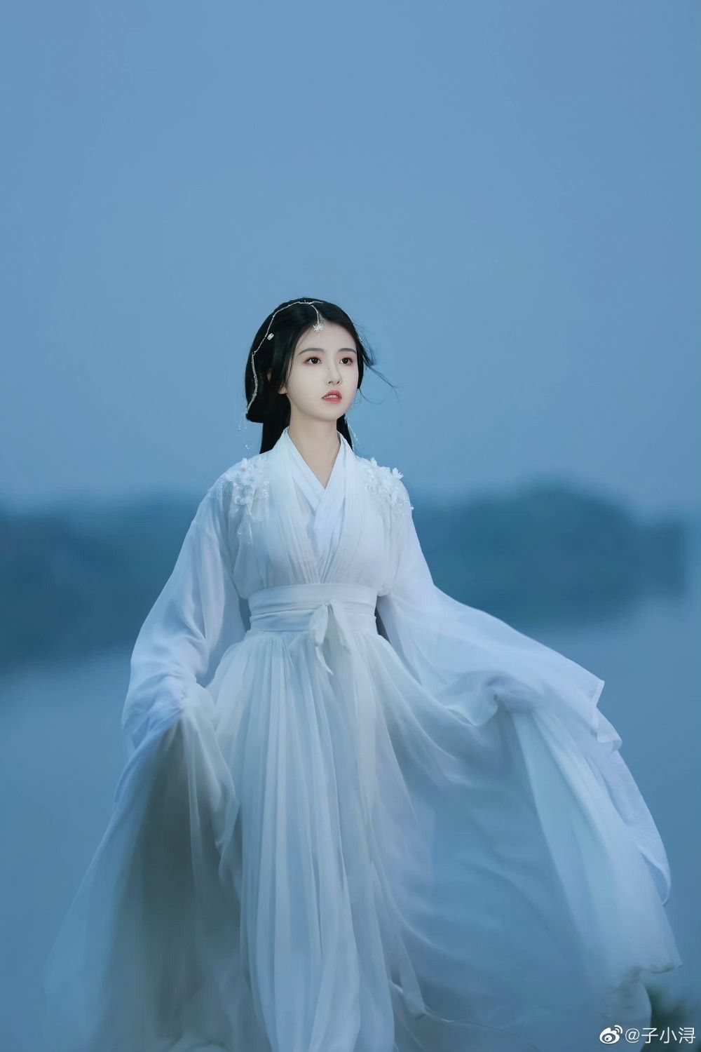 The Enigma of a Martial Arts刺客女侠 in Traditional Chinese Hanfu Costume The Enigma of a Martial Arts刺客女侠 in Traditional Chinese Hanfu Costume