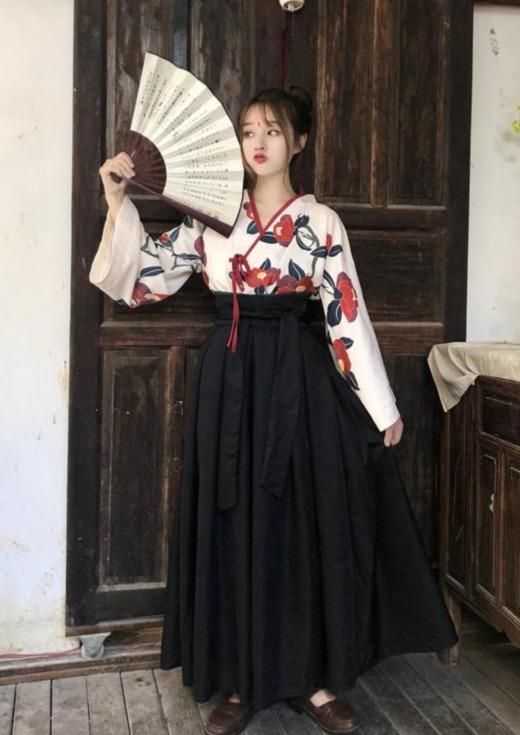 Maternal-Child Bonding in Traditional Elegance:Maternal Qipao and Childrens Matchable Attire Maternal-Child Bonding in Traditional Elegance:Maternal Qipao and Childrens Matchable Attire