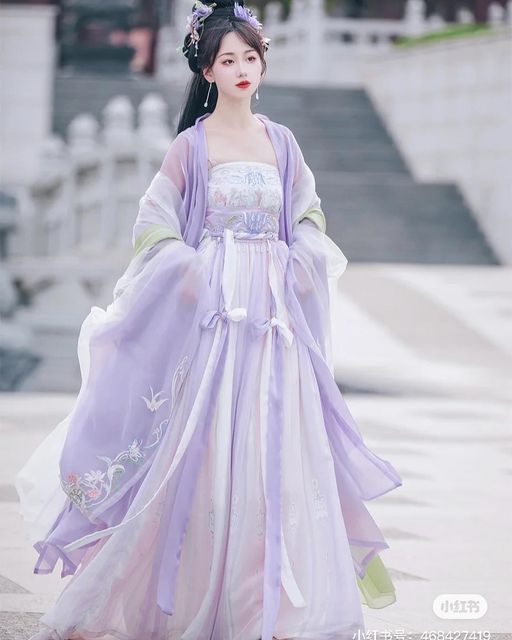 The Splendor of Three-Color Cheongsam-Qipao Dress:A Blend of Traditional Elegance and Modern Charm The Splendor of Three-Color Cheongsam-Qipao Dress:A Blend of Traditional Elegance and Modern Charm
