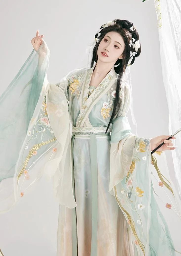 Latest Silk Cheongsam Fashion:Unveiling the New Arrivals Latest Silk Cheongsam Fashion:Unveiling the New Arrivals