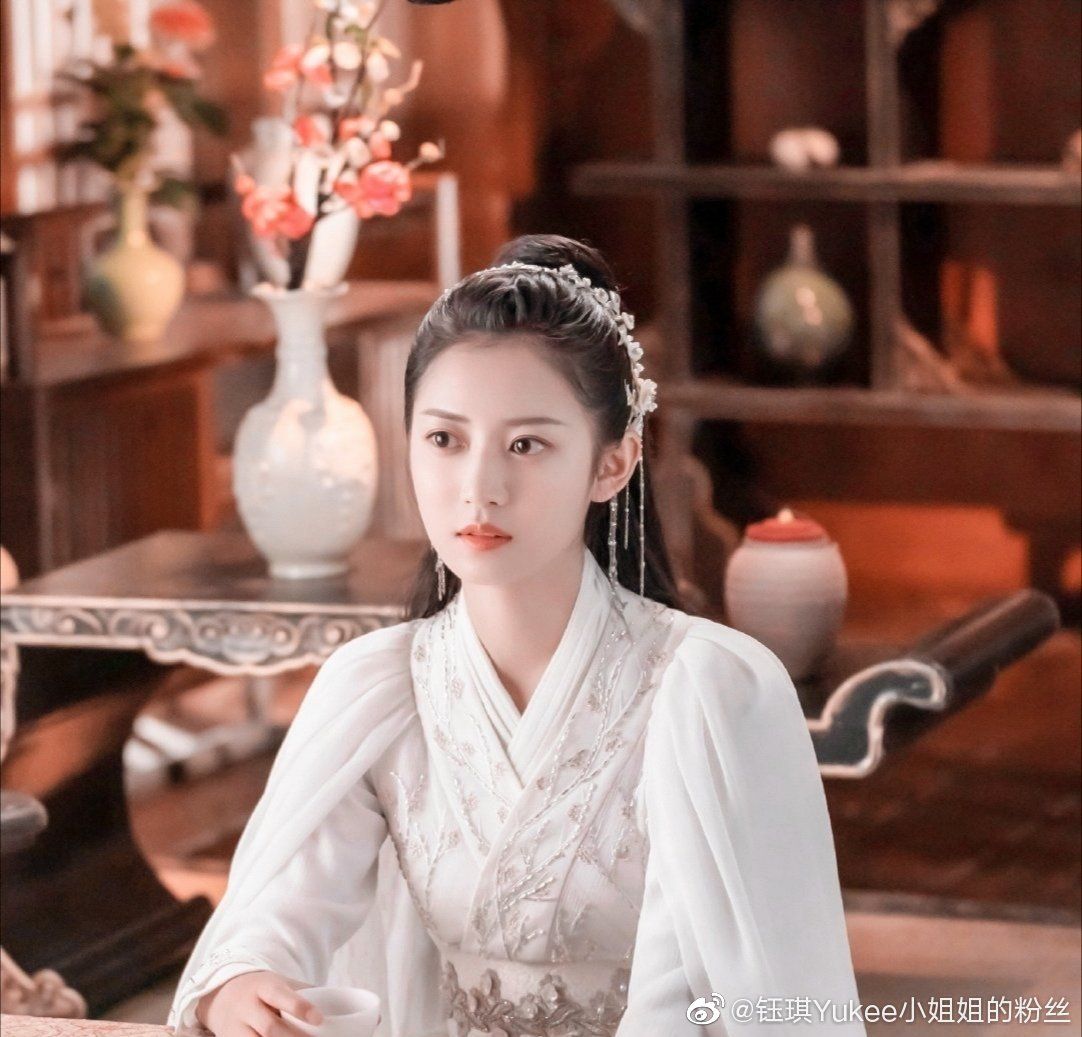 A Guide to Creating Traditional Hanfu Costumes:A Step-by-Step Tutorial A Guide to Creating Traditional Hanfu Costumes:A Step-by-Step Tutorial