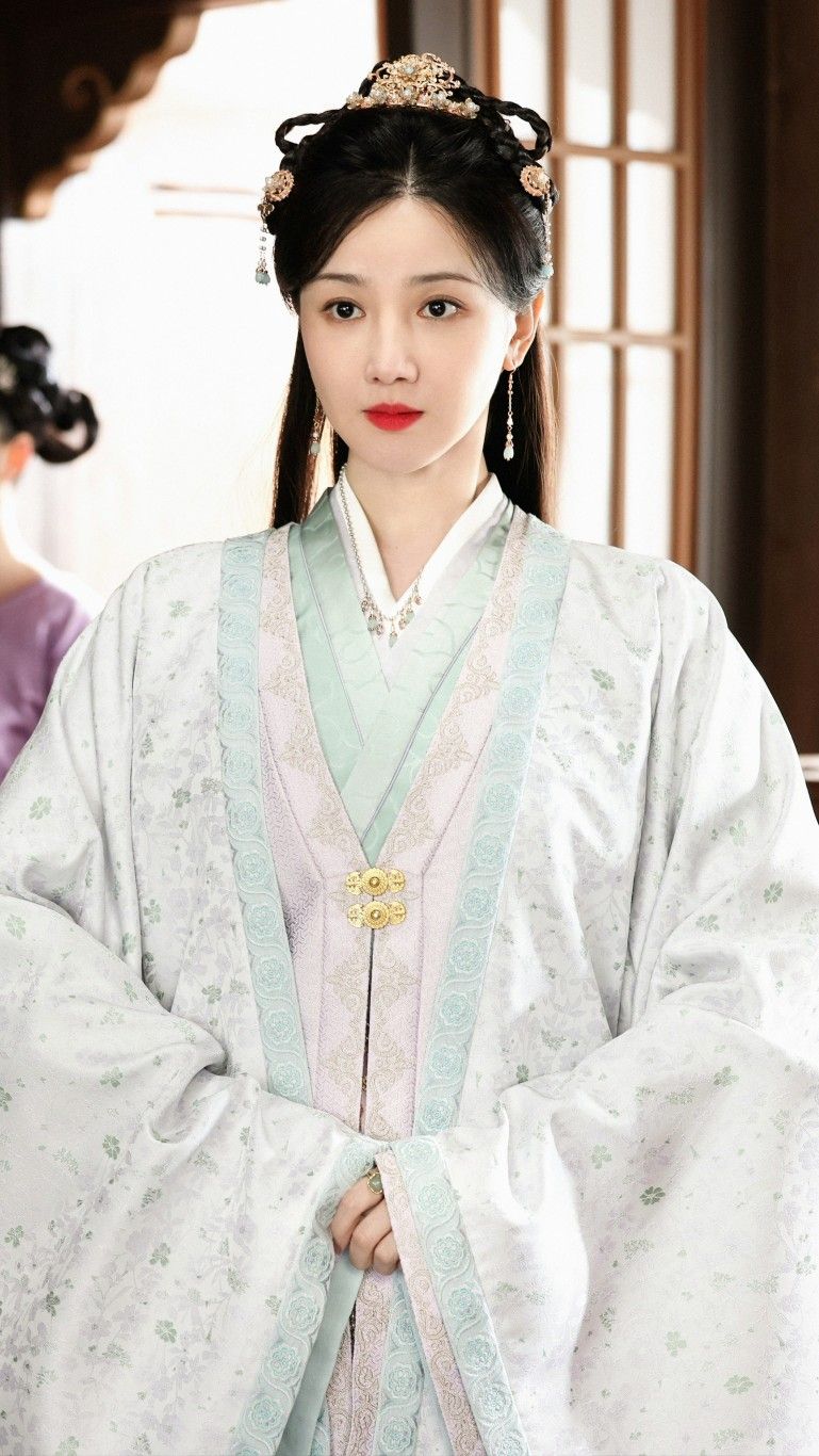 The Perfect Shoe Pairing for a White Cheongsam:A Detailed Exploration The Perfect Shoe Pairing for a White Cheongsam:A Detailed Exploration