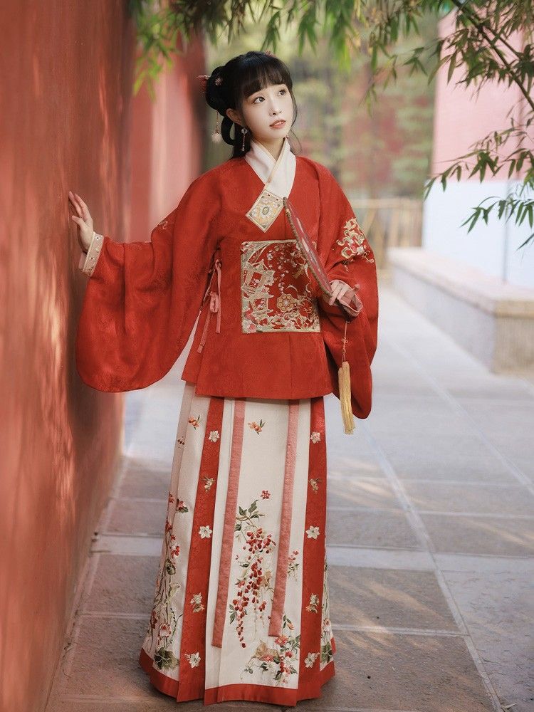 The Allure of Tan Songyuns Qipao:A Closer Look into Her Stylish Choice The Allure of Tan Songyuns Qipao:A Closer Look into Her Stylish Choice