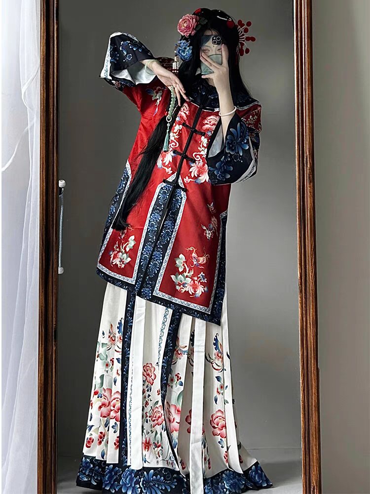 Chinese Cheongsam Fashion and Hair Accessories:Embracing Traditional Elegance Chinese Cheongsam Fashion and Hair Accessories:Embracing Traditional Elegance