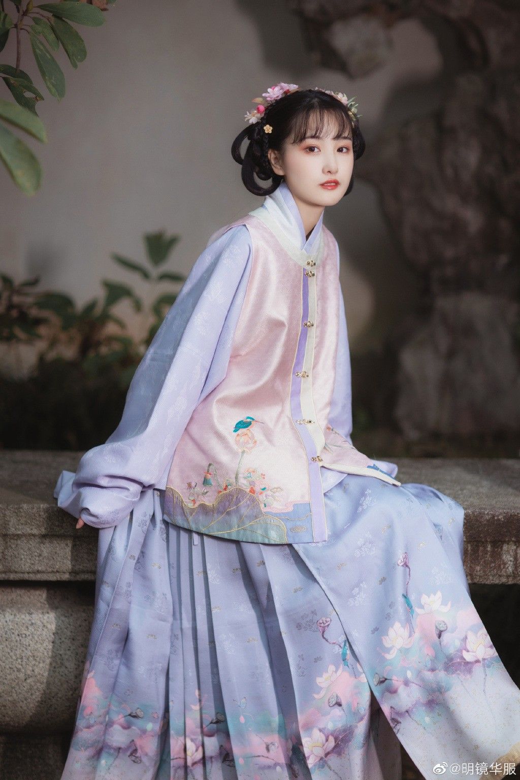 The Flower Goddess and the Journey of Plus-Size Hanfu Fashion The Flower Goddess and the Journey of Plus-Size Hanfu Fashion