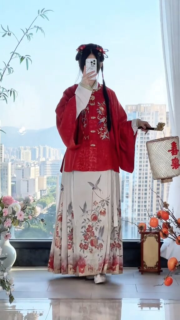 Gown Splendor:The Elegance of Cheongsam Fashion with High-End Round-Toe Shoes Gown Splendor:The Elegance of Cheongsam Fashion with High-End Round-Toe Shoes
