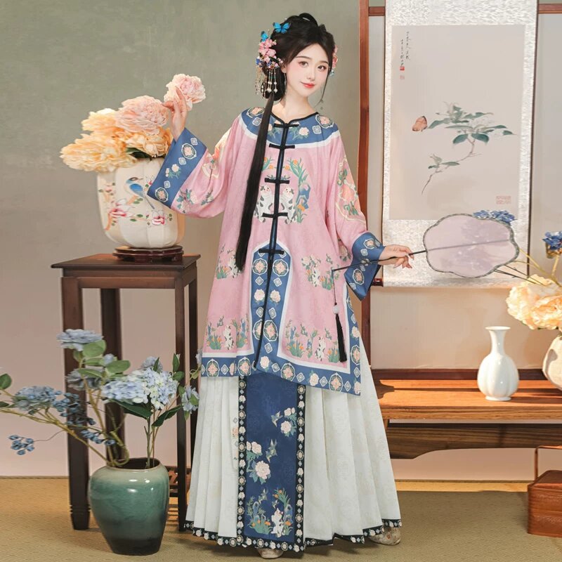 Enhanced Silk Quality of Cheongsam for Summer Comfort Enhanced Silk Quality of Cheongsam for Summer Comfort