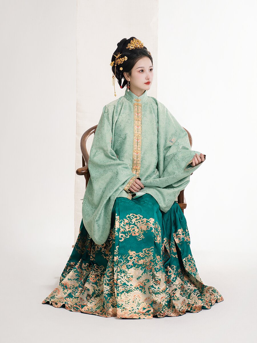 Reinventing Hanfu:Modernizing Traditional Chinese Womens Apparel Reinventing Hanfu:Modernizing Traditional Chinese Womens Apparel