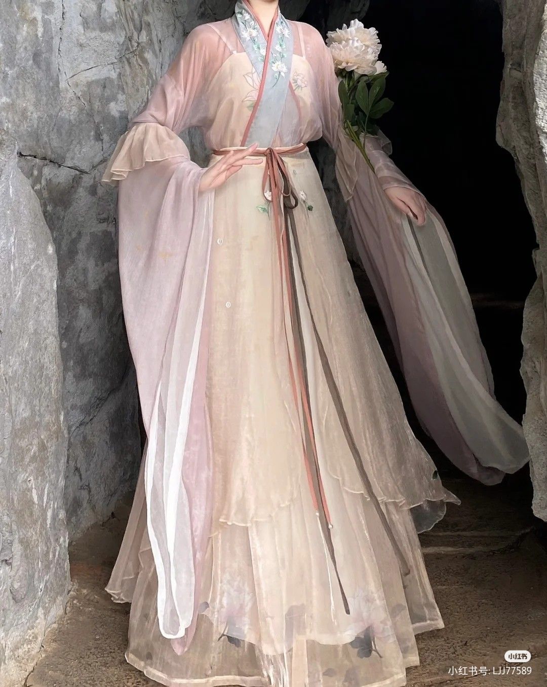 Summer Hanfu Fashion for Little Girls:A Fairy-like Elegance Summer Hanfu Fashion for Little Girls:A Fairy-like Elegance