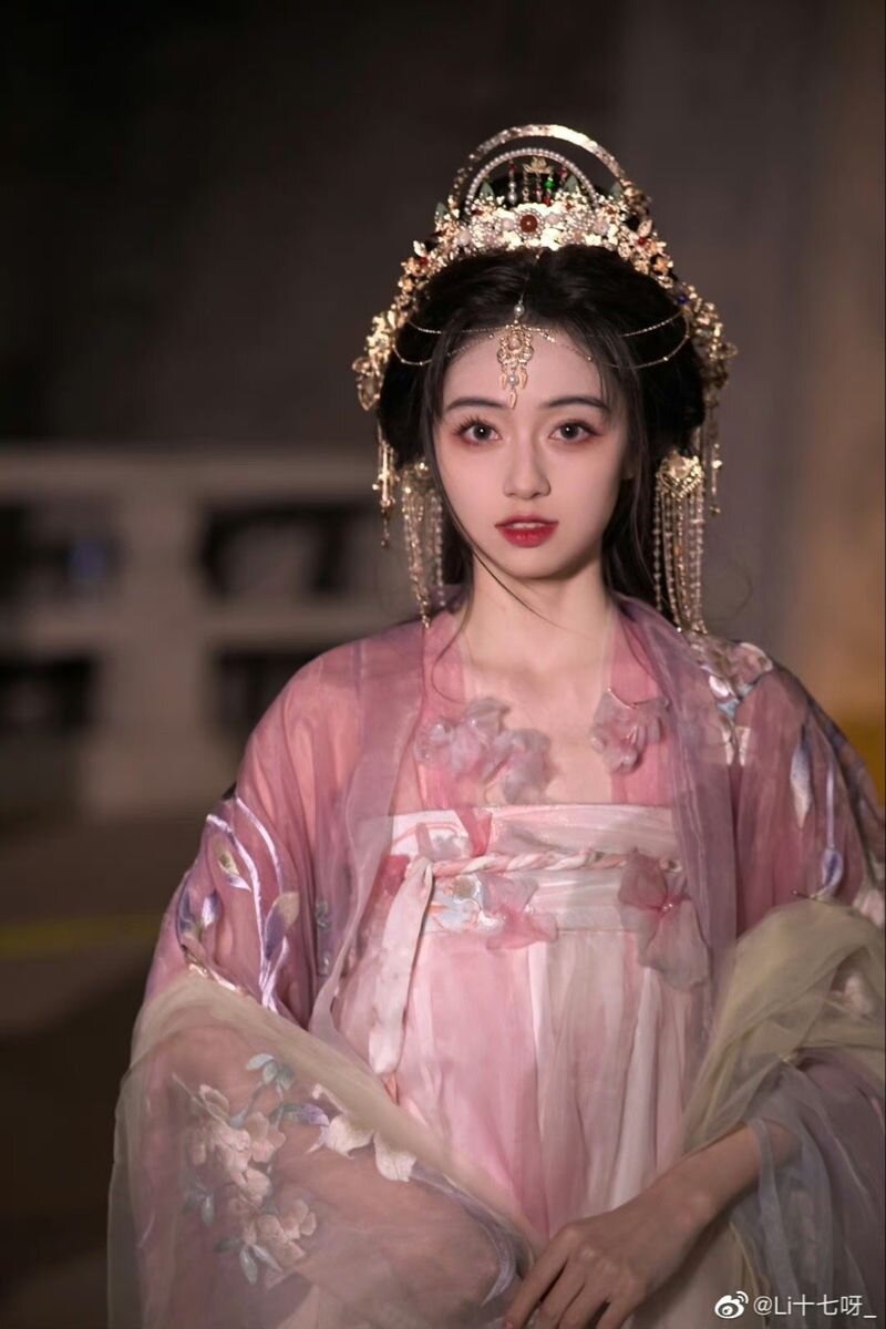 Classic Charm of Girls Cotton Cheongsam:A Blend of Tradition and Modernity Classic Charm of Girls Cotton Cheongsam:A Blend of Tradition and Modernity