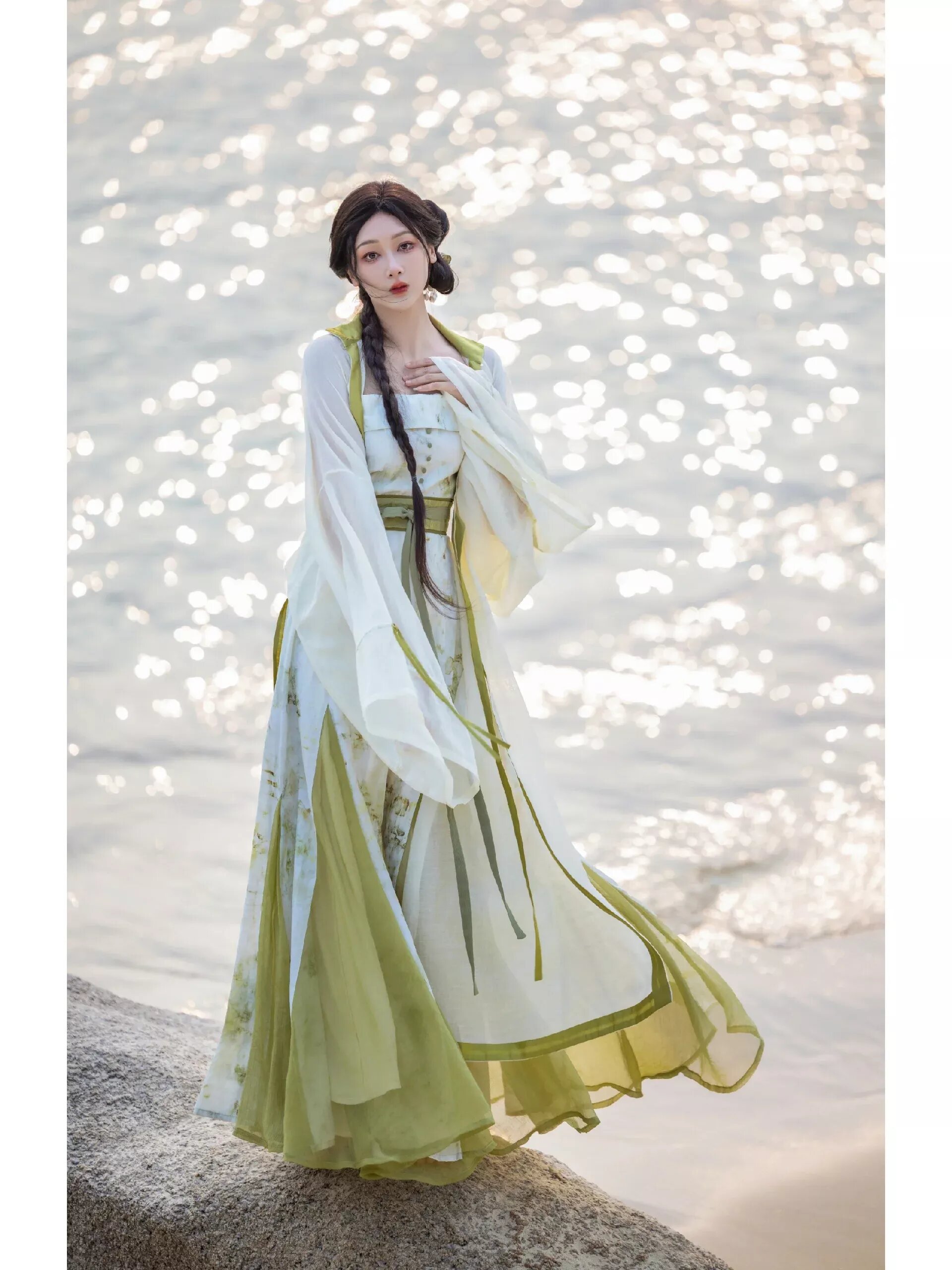 White Cheongsam-Style Long Dress:Embodying Elegance and Tradition White Cheongsam-Style Long Dress:Embodying Elegance and Tradition