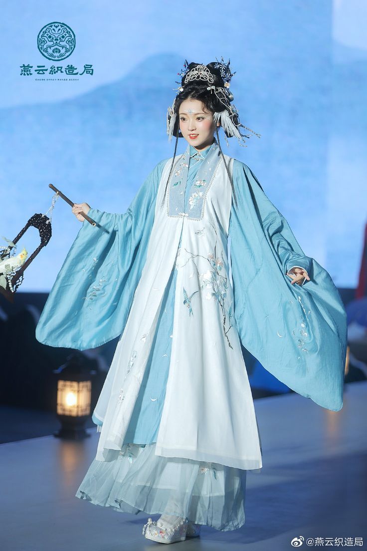 Tang Princess in Hanfu Style:A Fairy-like Vision of a Girl Child in Ancient China Tang Princess in Hanfu Style:A Fairy-like Vision of a Girl Child in Ancient China