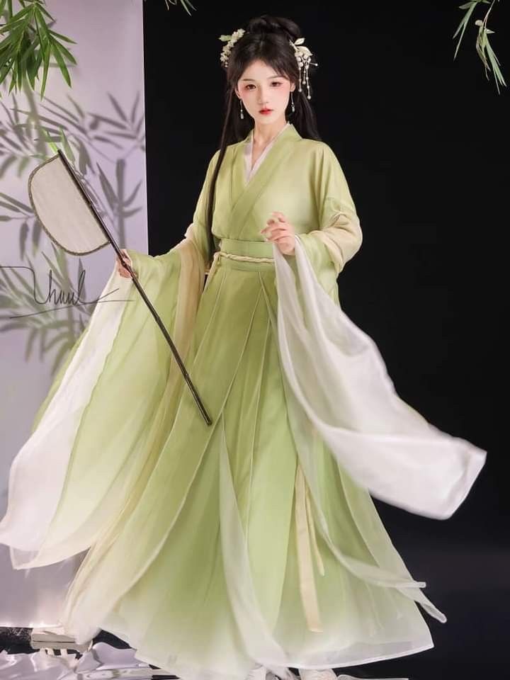 Enhanced Comfort and Style for Short Figures in Hanfu Fashion for Autumn Winter Enhanced Comfort and Style for Short Figures in Hanfu Fashion for Autumn Winter